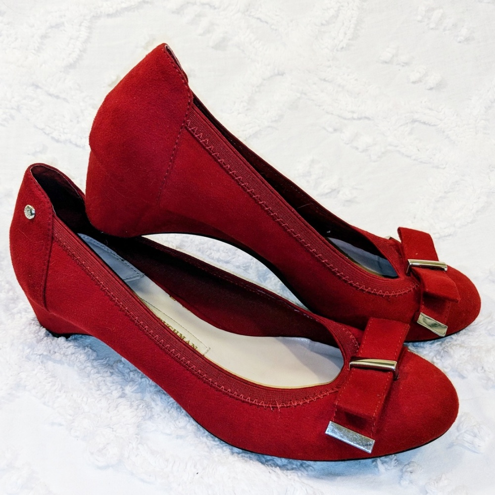 Dana Buchman Darcy red suede kitten heels